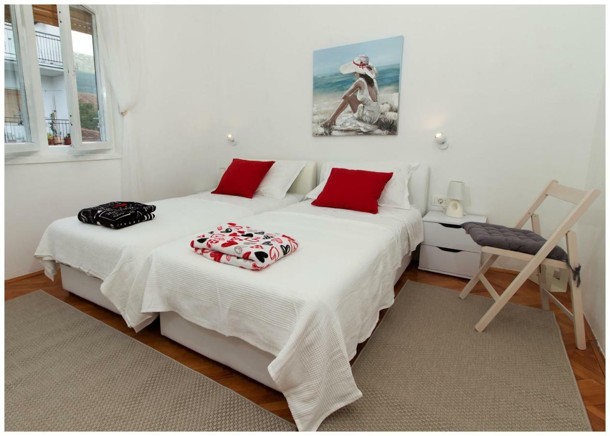 Large Apartment Between Split And Trogir Kaštela Extérieur photo