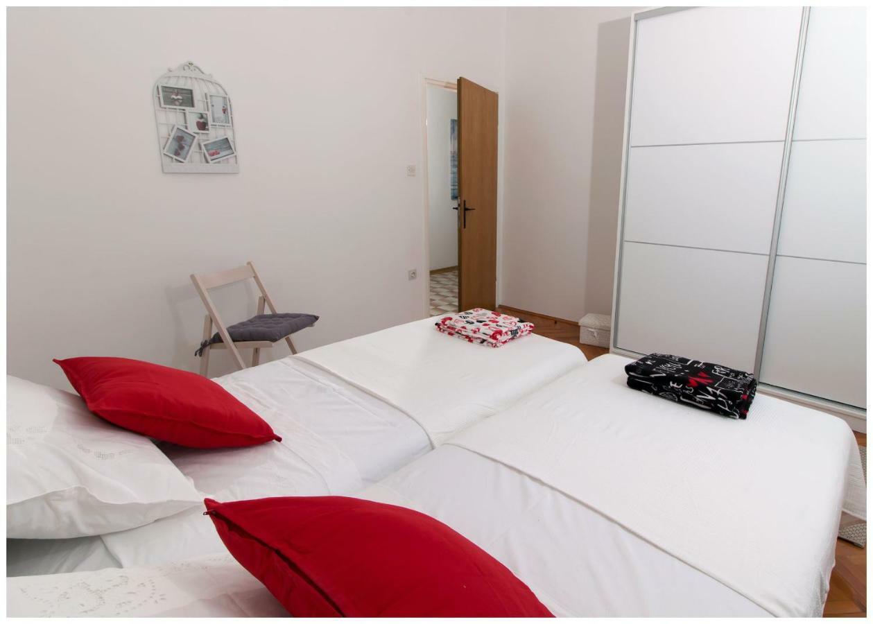 Large Apartment Between Split And Trogir Kaštela Extérieur photo
