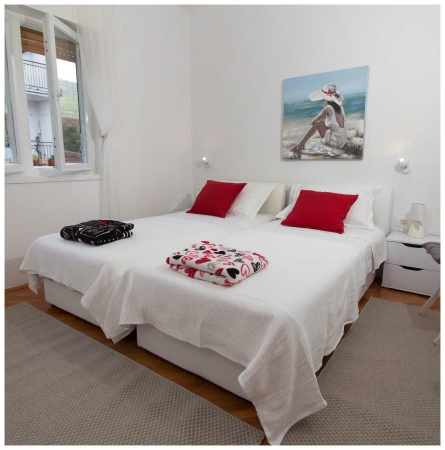 Large Apartment Between Split And Trogir Kaštela Extérieur photo