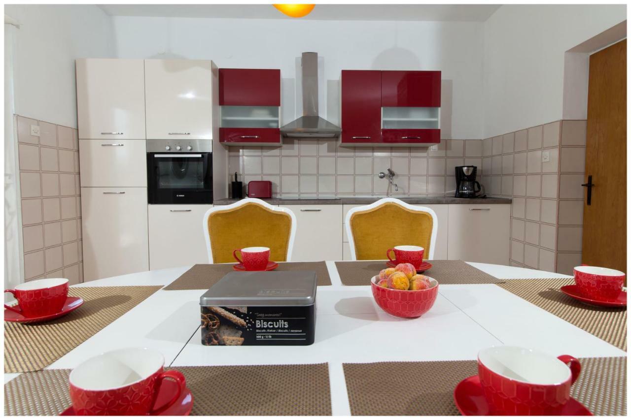 Large Apartment Between Split And Trogir Kaštela Extérieur photo